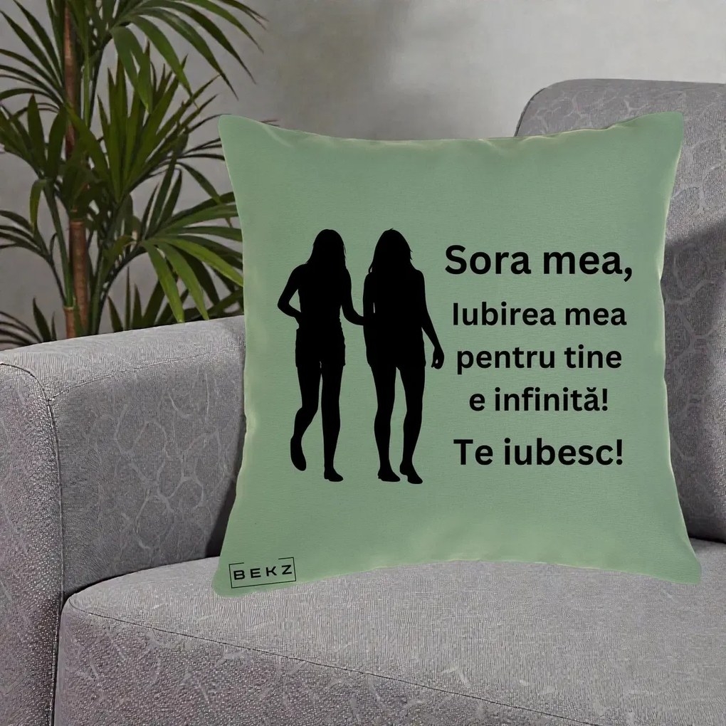 Cadou pentru Sora - Perna Personalizata Sora Mea Te Iubesc Siluete Negre Tinand Maini, 40x40 cm, Verde, Husa Detasabila, Perna Inclusa, BEKZ®