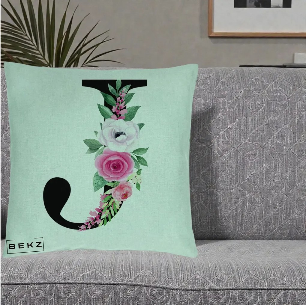 Cadou Personalizat - Perna Personalizata Monograma Florala Litera J, 40x40 cm, Verde Menta, Husa Detasabila, Perna Inclusa, BEKZ®