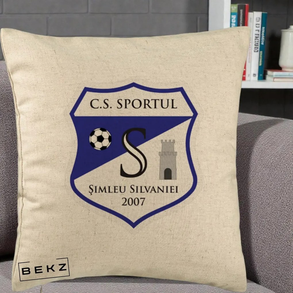 Perna Personalizata CS Sportul Simleu Silvaniei 2007, 40x40 cm, Bej, Husa Detasabila, Perna Inclusa, BEKZ®