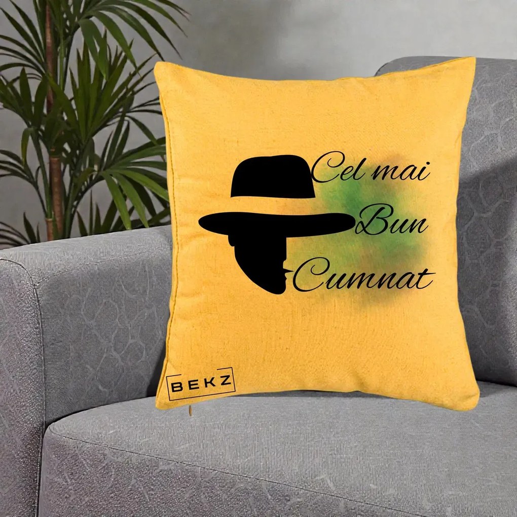 Cadou pentru Cumnat - Perna Personalizata Cel mai Bun Cumnat cu Silueta Palarie si Pete Teal-Roz, 40x40 cm, Galben, Husa Detasabila, Perna Inclusa, BEKZ®