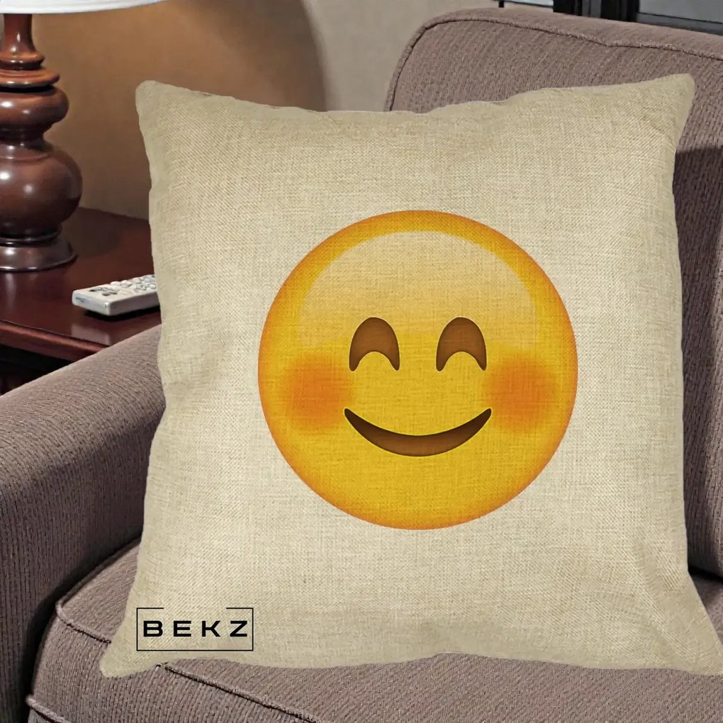 Perna Decorativa Emoji Fericit Roscat, 40x40 cm, Crem, Husa Detasabila, Perna Inclusa, BEKZ®