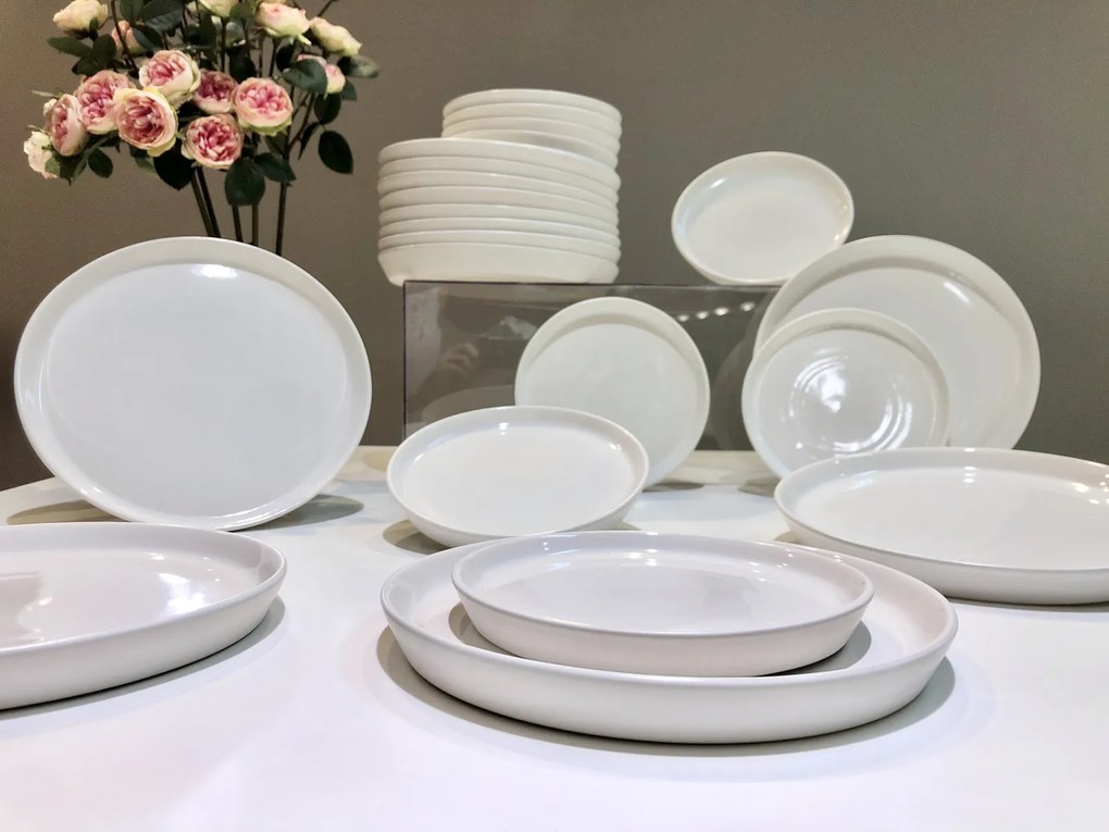 Set Farfurii 18 piese Albe Casablanca: 6 Farfurii Mari, 6 Desert  6 Boluri - Ceramica Manuala de Lux