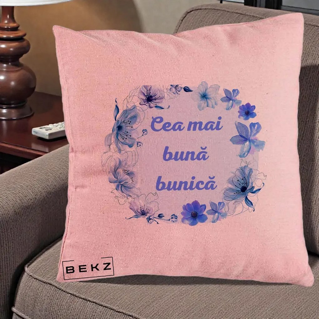 Cadou pentru Bunica - Perna Personalizata Cea Mai Buna Bunica Coronita Flori Albastre Acuarela, 40x40 cm, Roz, Husa Detasabila, Perna Inclusa, BEKZ®