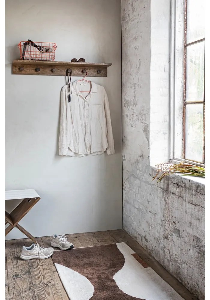 Cuier de perete maro cu raft din lemn de stejar 90 cm Showcase – Mette Ditmer Denmark