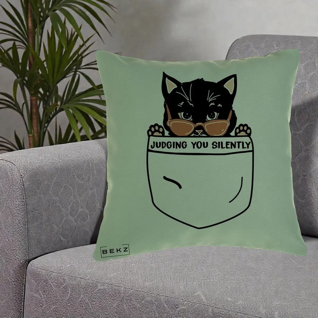 Perna Decorativa Judging You Silently Pisica Buzunar, 40x40 cm, Verde, Husa Detasabila, Perna Inclusa, BEKZ®