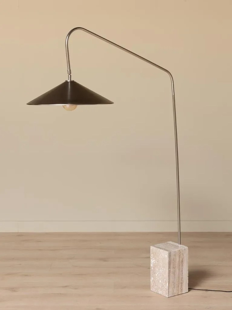 Lampă de podea din alamă antichizată cu bază pătrată din travertin, bej, 182 × 124 × 25 cm, „Kromis"