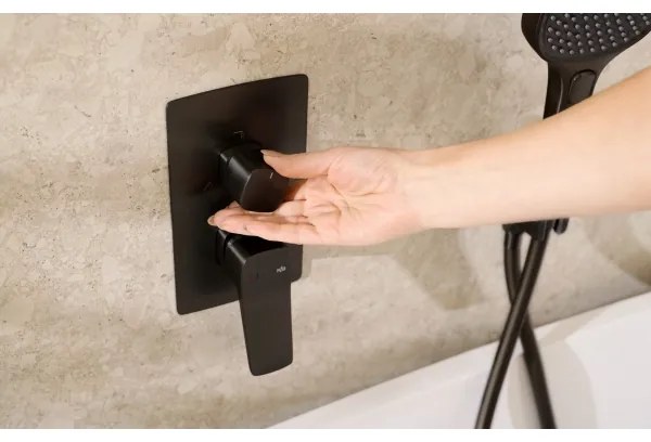 KFA Armatura 4529-301-81 - Set de duș MALAGA cu baterie încastrată, negru