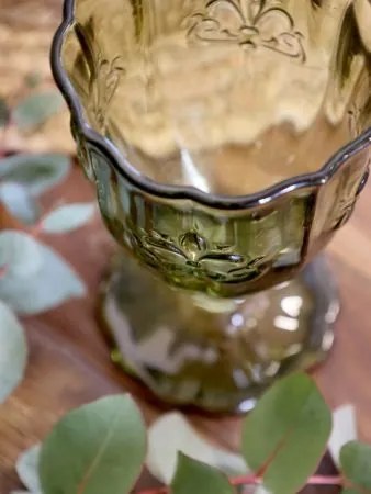 Pahar de vin din sticlă, verde olive, cu model decorativ, „Saint-Émilion", 9 x 16 cm