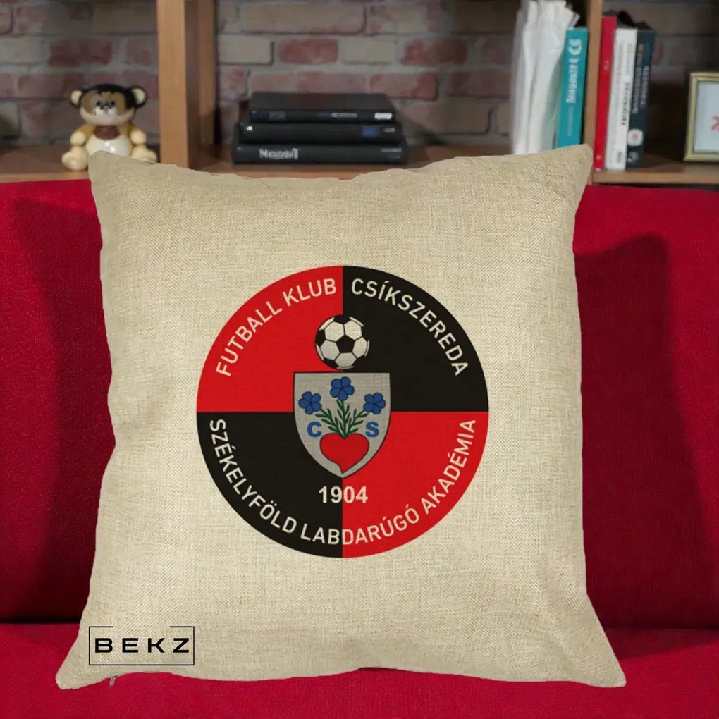 Perna Personalizata FK Csikszereda 1904 Fotbal, 40x40 cm, Crem, Husa Detasabila, Perna Inclusa, BEKZ®