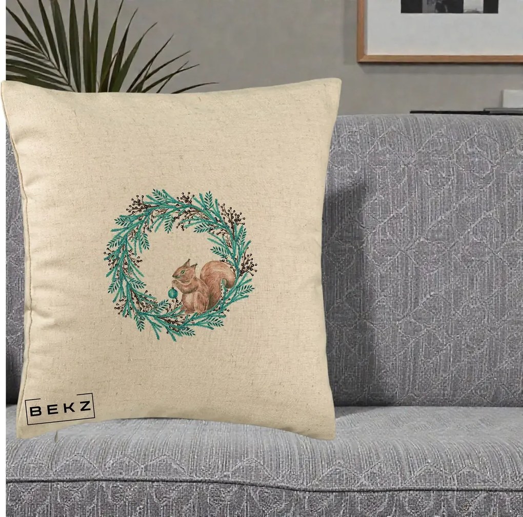 Perna decorativa de Craciun: Coroana Turcoaz cu Veverita, 40x40 cm cu Umplutura, Bej, BEKZ