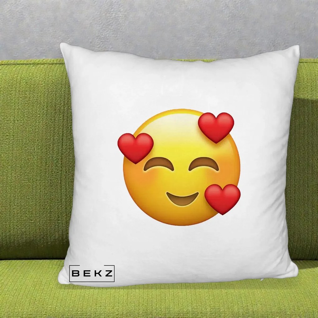 Perna Decorativa Emoji cu 3 Inimi, 40x40 cm, Alb Pufos, Husa Detasabila, Perna Inclusa, BEKZ®