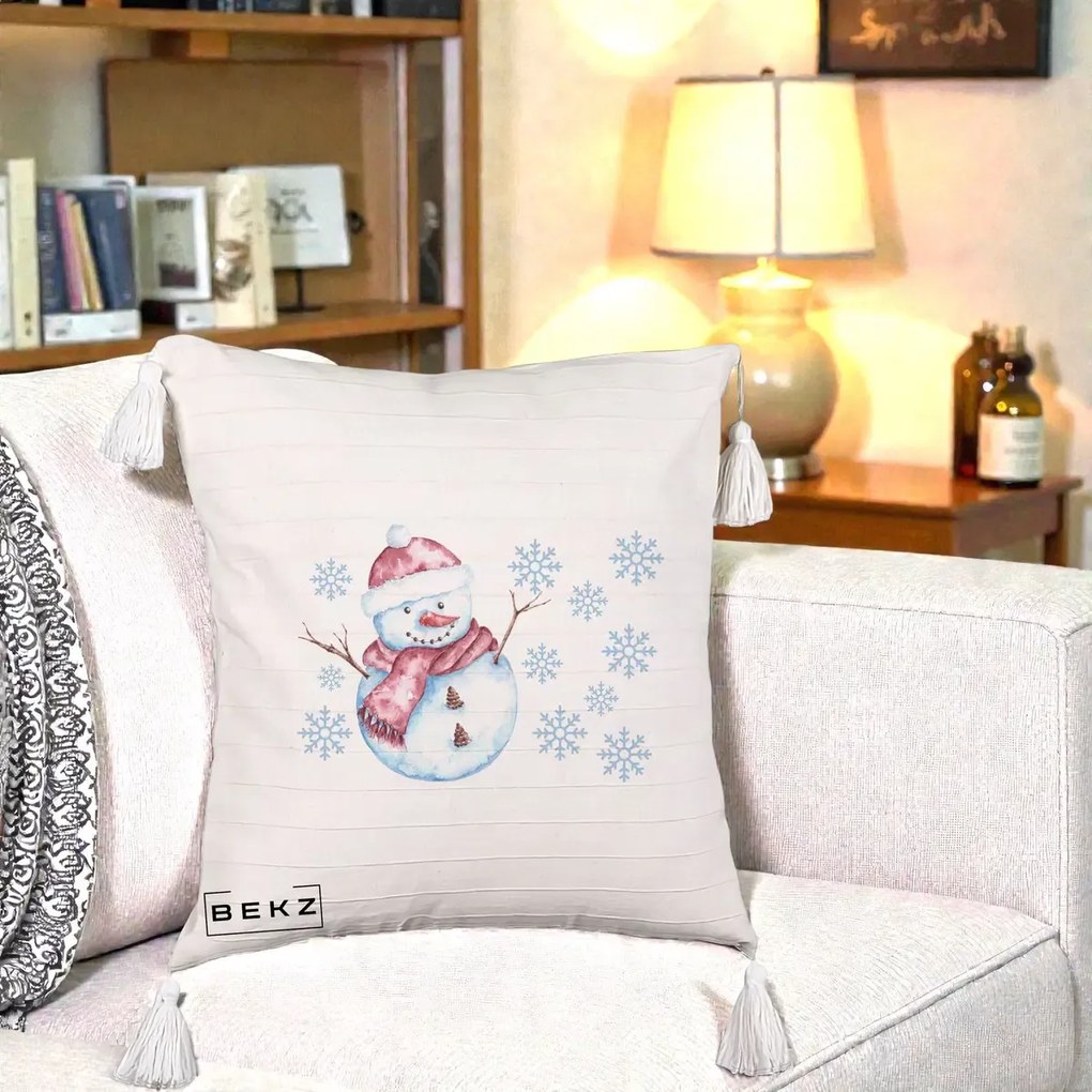 Perna Decorativa Om de Zapada Rosu cu Fulgi, 40x40 cm, Bej cu Franjuri, Husa Detasabila, Perna Inclusa, BEKZ®