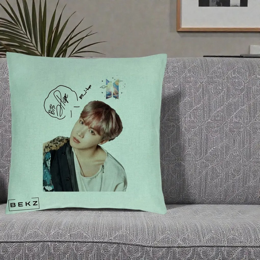 Perna Personalizata K-pop BTS J-Hope Par Roz Autograf, 40x40 cm, Verde Menta, Husa Detasabila, Perna Inclusa, BEKZ®