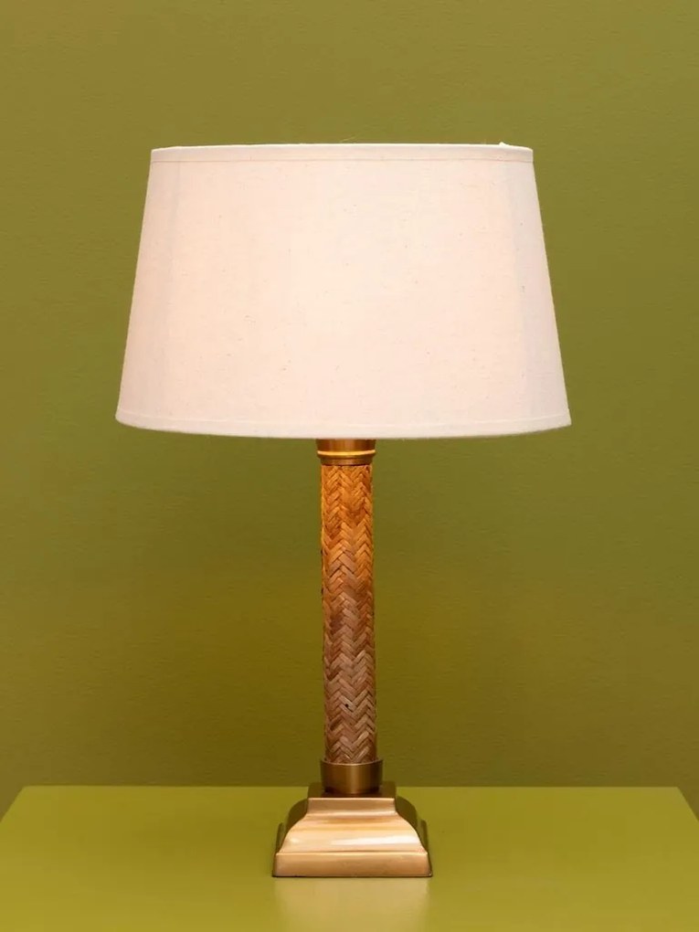 Lampă de masă din rattan împletit și metal auriu, cu abajur din bumbac bej, finisaj natural, 49×30 cm, „Rivan"