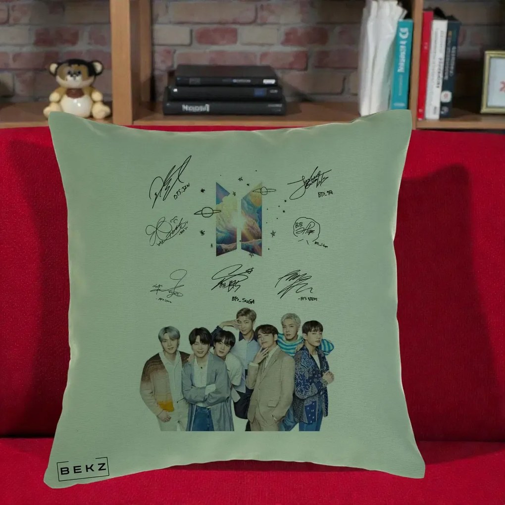 Perna Personalizata K-pop BTS Autografe Toti Membrii Fotografie, 40x40 cm, Verde, Husa Detasabila, Perna Inclusa, BEKZ®