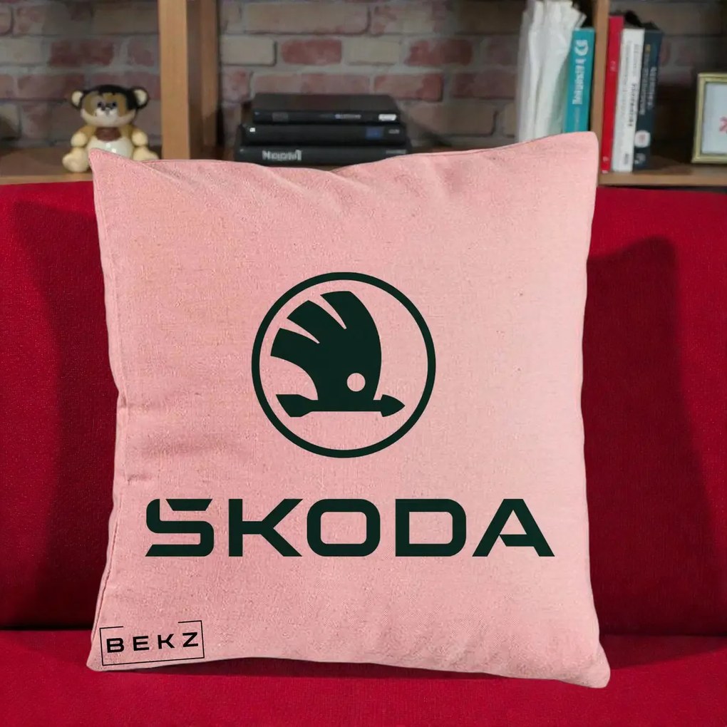 Perna Personalizata cu emblema Skoda, 40x40 cm, Roz, Husa Detasabila, Perna Inclusa, BEKZ®