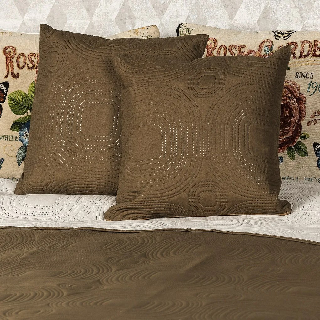 Cuvertură de pat 4Home Doubleface, maro închis/bej, 220 x 240 cm, 2x 40 x 40 cm