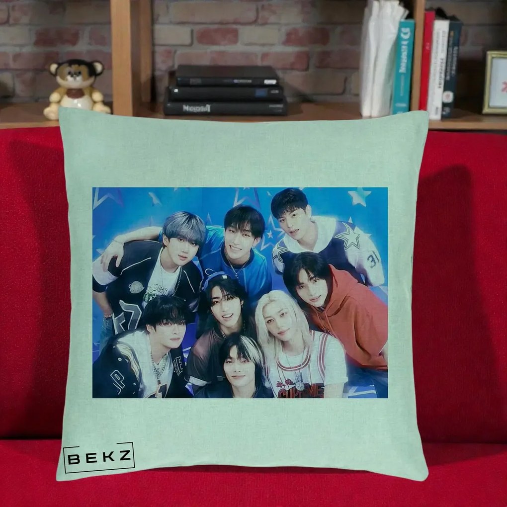 Perna Personalizata K-Pop Grup Foto Stele, 40x40 cm, Verde Menta, Husa Detasabila, Perna Inclusa, BEKZ®