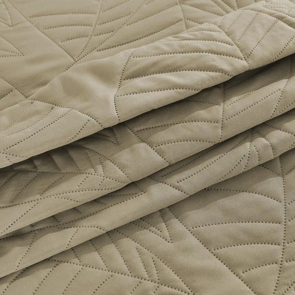 Cuvertura bej pentru pat cu model LEAVES Dimensiuni: 220 x 240 cm
