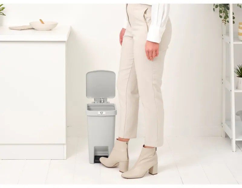 Coș cu pedală Brabantia StepUp 1008477, 10 L, Materiale ecologice, Deschidere mare, Gri deschis