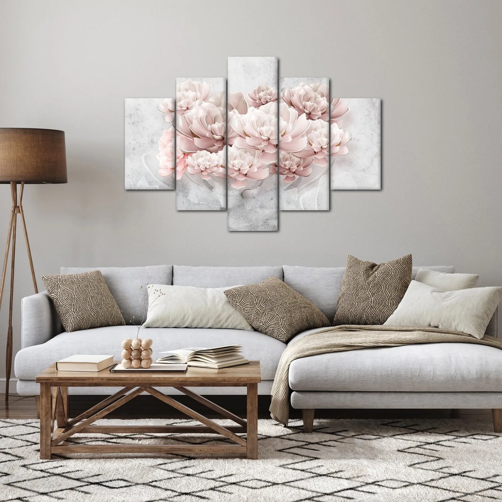 Tablou - Flori roz pe perete (150x105 cm)
