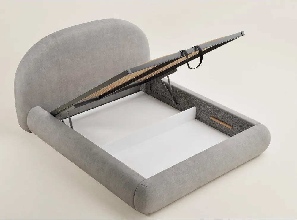 Pat matrimonial grej tapițat cu spațiu de depozitare cu somieră 160x200 cm Maumere – Maison de Rêve