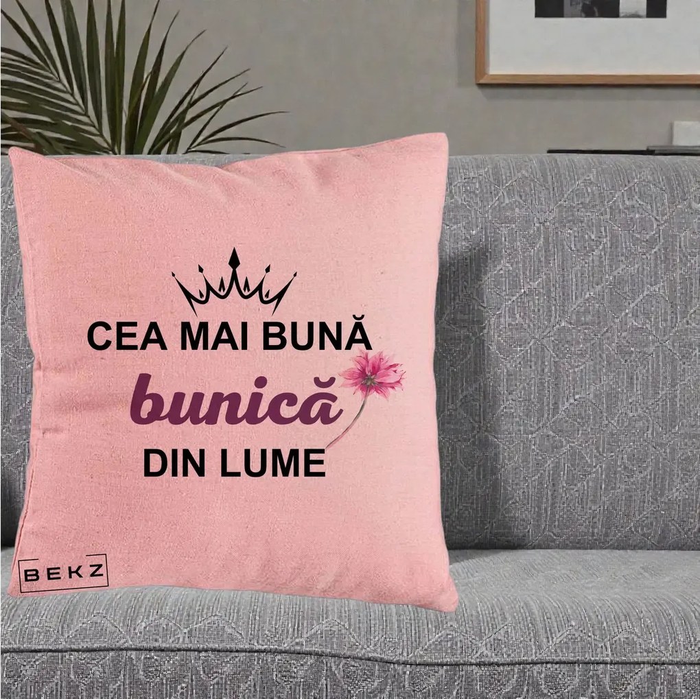 Cadou pentru Bunica - Perna Personalizata Cea Mai Buna Bunica Din Lume Coroana Mov Floare Roz, 40x40 cm, Roz, Husa Detasabila, Perna Inclusa, BEKZ®