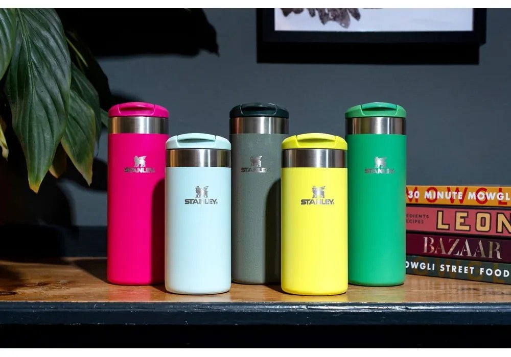 Cană termos verde din oțel inoxidabil 470 ml AeroLight™ Transit Hammer Tone Green – Stanley