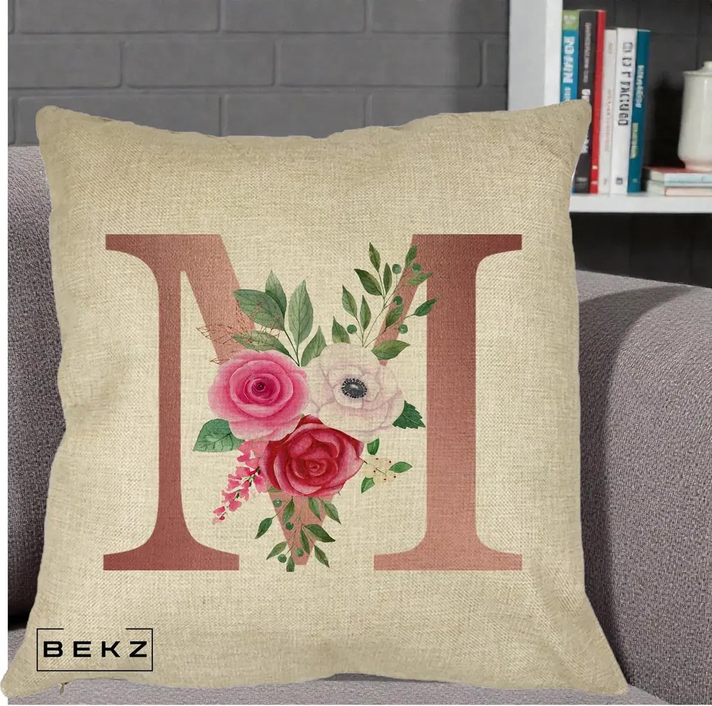 Cadou Personalizat - Perna Personalizata Monograma Rose Gold Litera M cu Trandafiri, 40x40 cm, Crem, Husa Detasabila, Perna Inclusa, BEKZ®