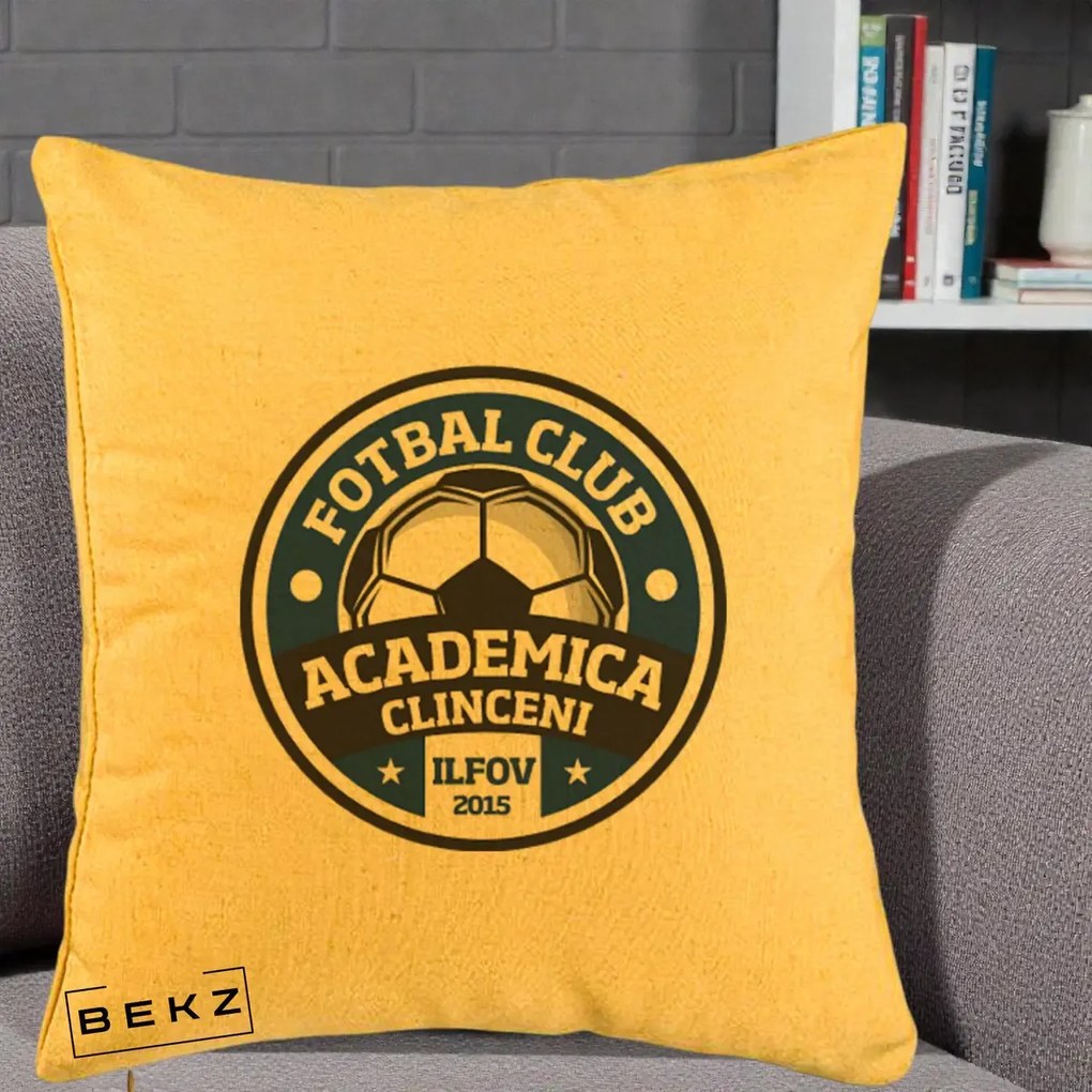 Perna Personalizata Academica Clinceni Fotbal Club, 40x40 cm, Galben, Husa Detasabila, Perna Inclusa, BEKZ®
