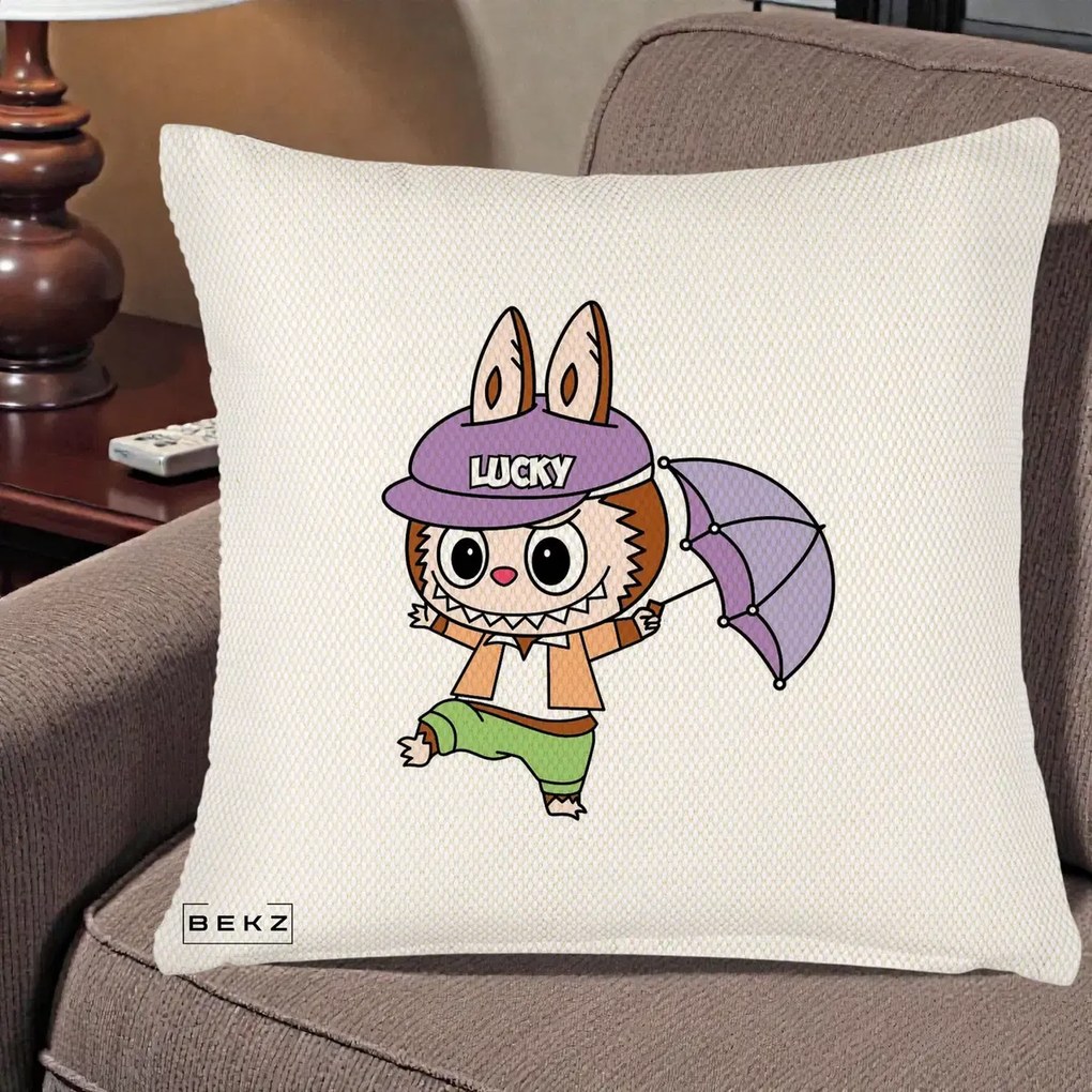 Perna Personalizata Labubu Lucky cu Umbrela, 40x40 cm, Crem Reliefat, Husa Detasabila, Perna Inclusa, BEKZ®