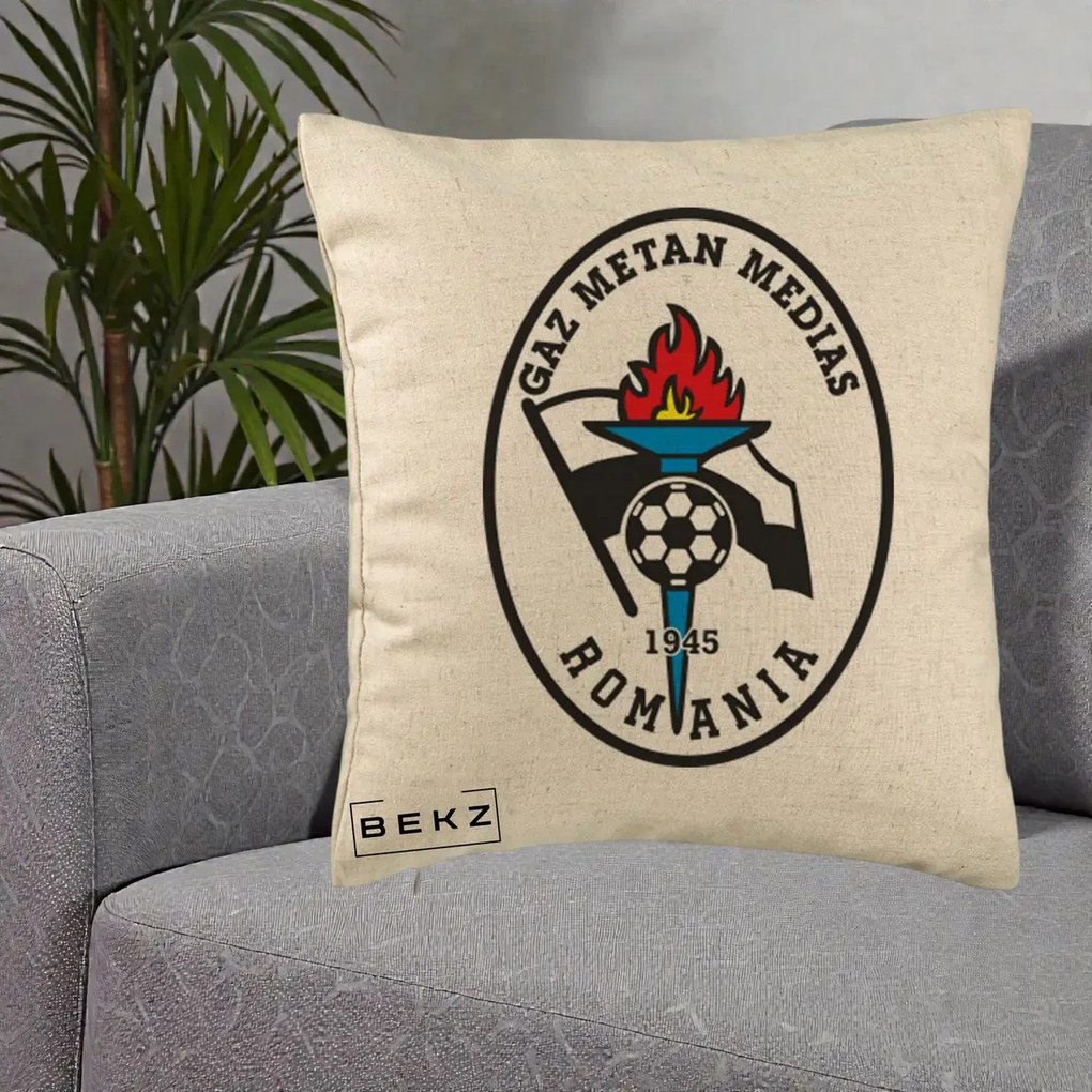 Perna Personalizata Gaz Metan Medias 1945 Fotbal, 40x40 cm, Bej, Husa Detasabila, Perna Inclusa, BEKZ®