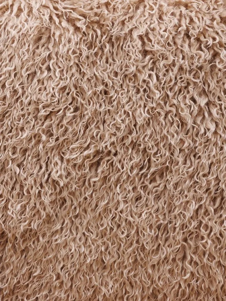 Fotoliu lounge pufos bej din stofă cu fibră lungă tip Mongolian fur cu structură din oțel, „Paddy”