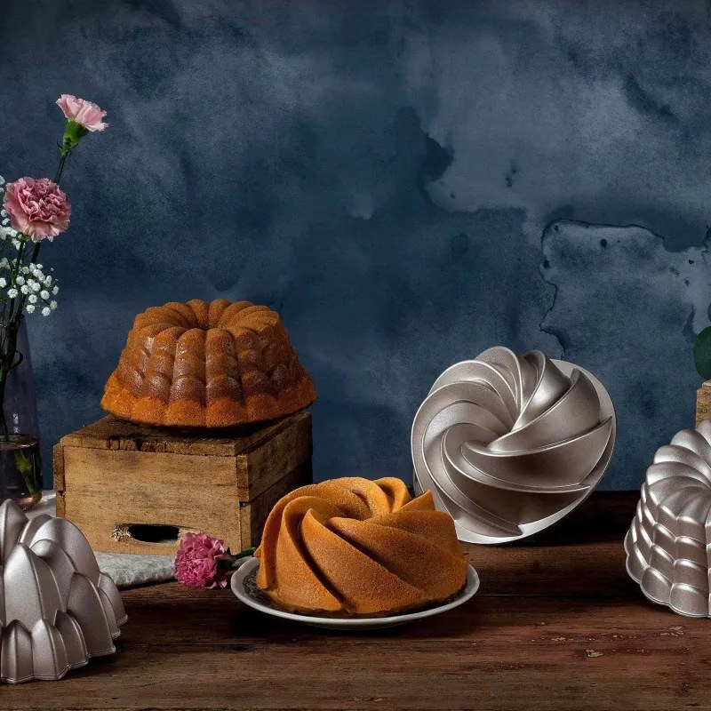 Forma pentru copt chec Dr.Oetker Twist Baking Mould 2552, 22 cm, Rotunda, Aluminiu turnat, Argintiu