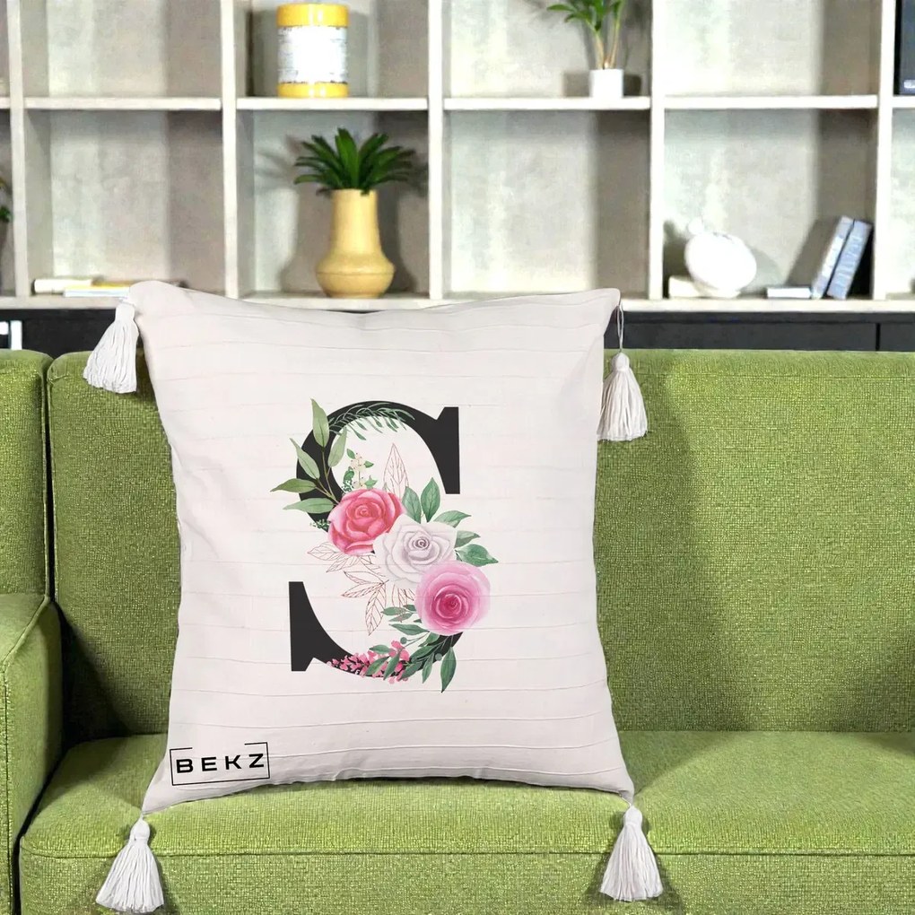 Cadou Personalizat - Perna Personalizata Monograma Florala Litera S, 40x40 cm, Bej cu Franjuri, Husa Detasabila, Perna Inclusa, BEKZ®