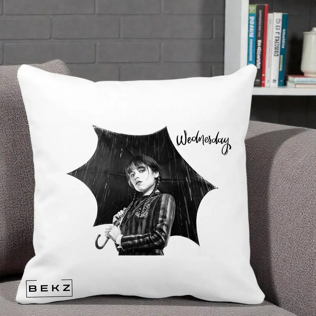 Perna Personalizata Wednesday Addams cu Umbrela Foto, 40x40 cm, Alba Mata, Husa Detasabila, Perna Inclusa, BEKZ®