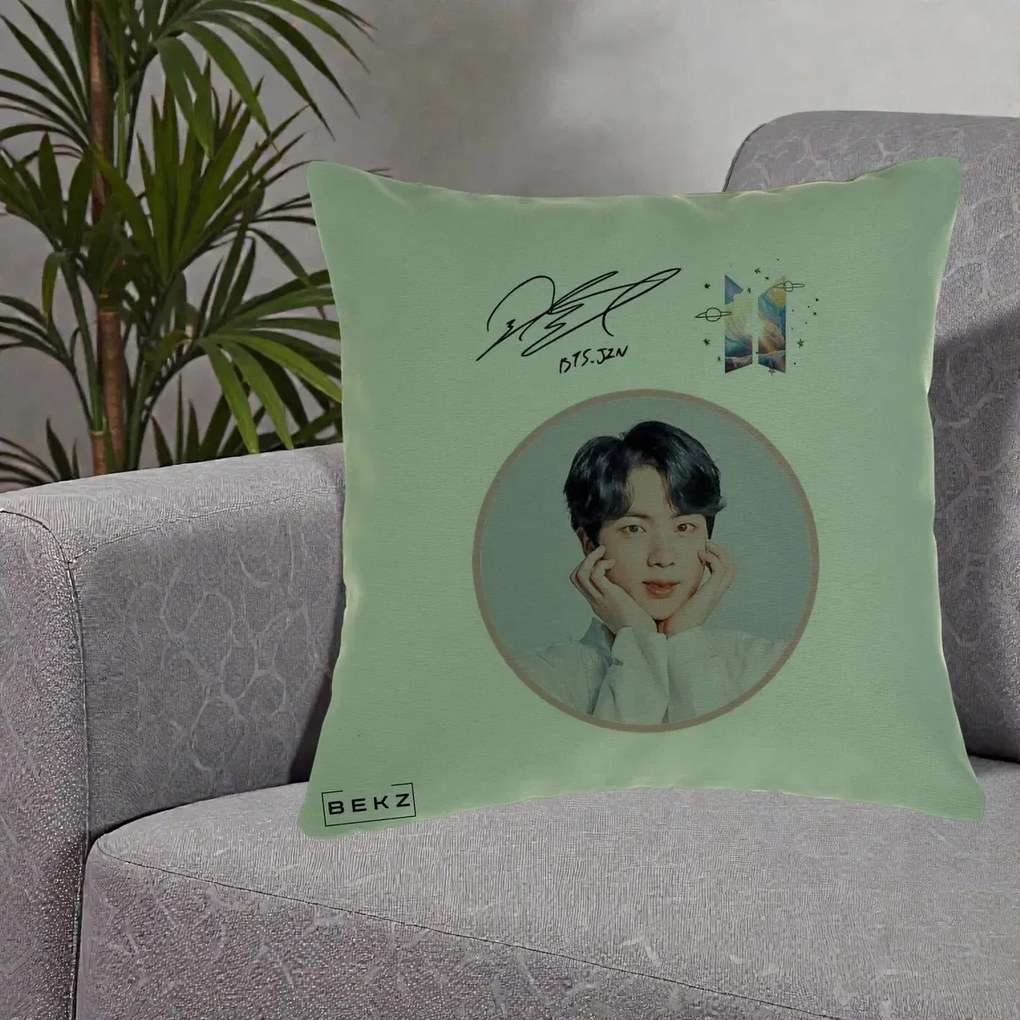 Perna Personalizata K-pop BTS Jin Portret cu Autograf, 40x40 cm, Verde, Husa Detasabila, Perna Inclusa, BEKZ®