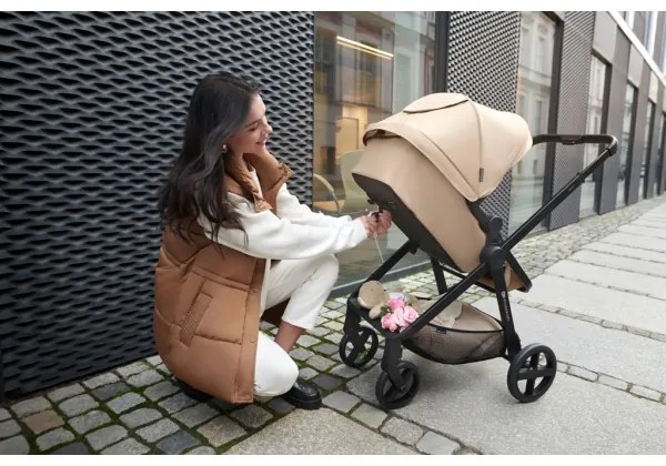 Cărucior de copii combinat 4 în 1 KINDERKRAFT NEWLY Classic beige + scaun auto MINK PRO
