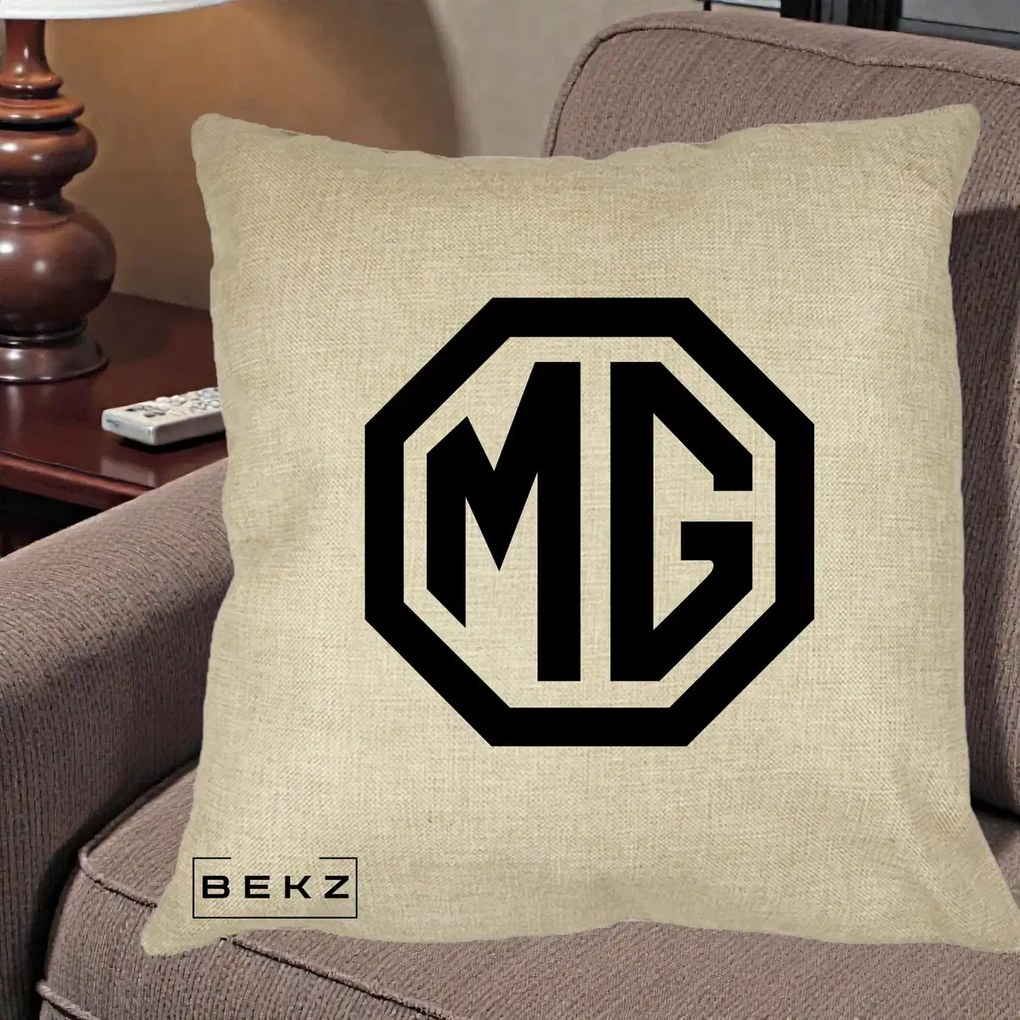 Perna Personalizata cu emblema MG, 40x40 cm, Crem, Husa Detasabila, Perna Inclusa, BEKZ®