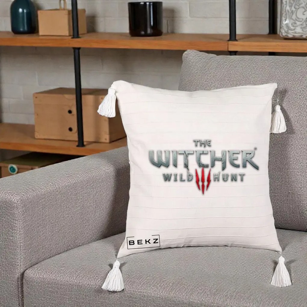 Perna Personalizata The Witcher 3 Wild Hunt, 40x40 cm, Bej cu Franjuri, Husa Detasabila, Perna Inclusa, BEKZ®