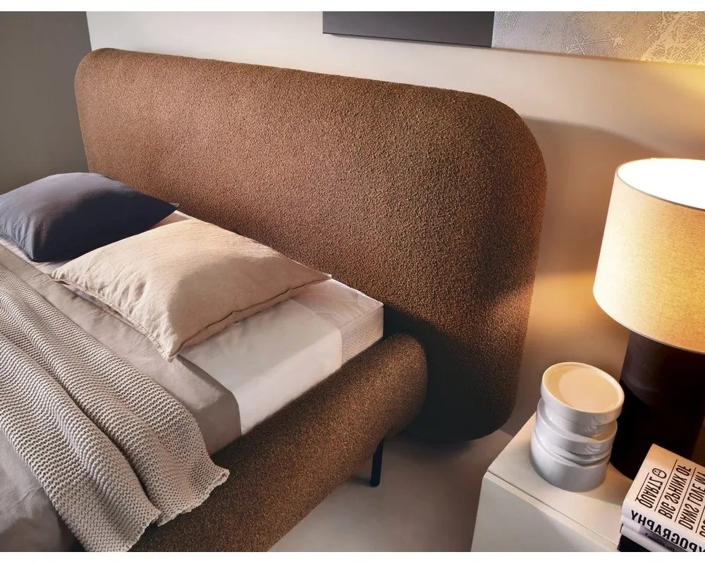 Pat matrimonial teracotă tapițat cu spațiu de depozitare cu somieră 140x200 cm Pointt – ELTAP