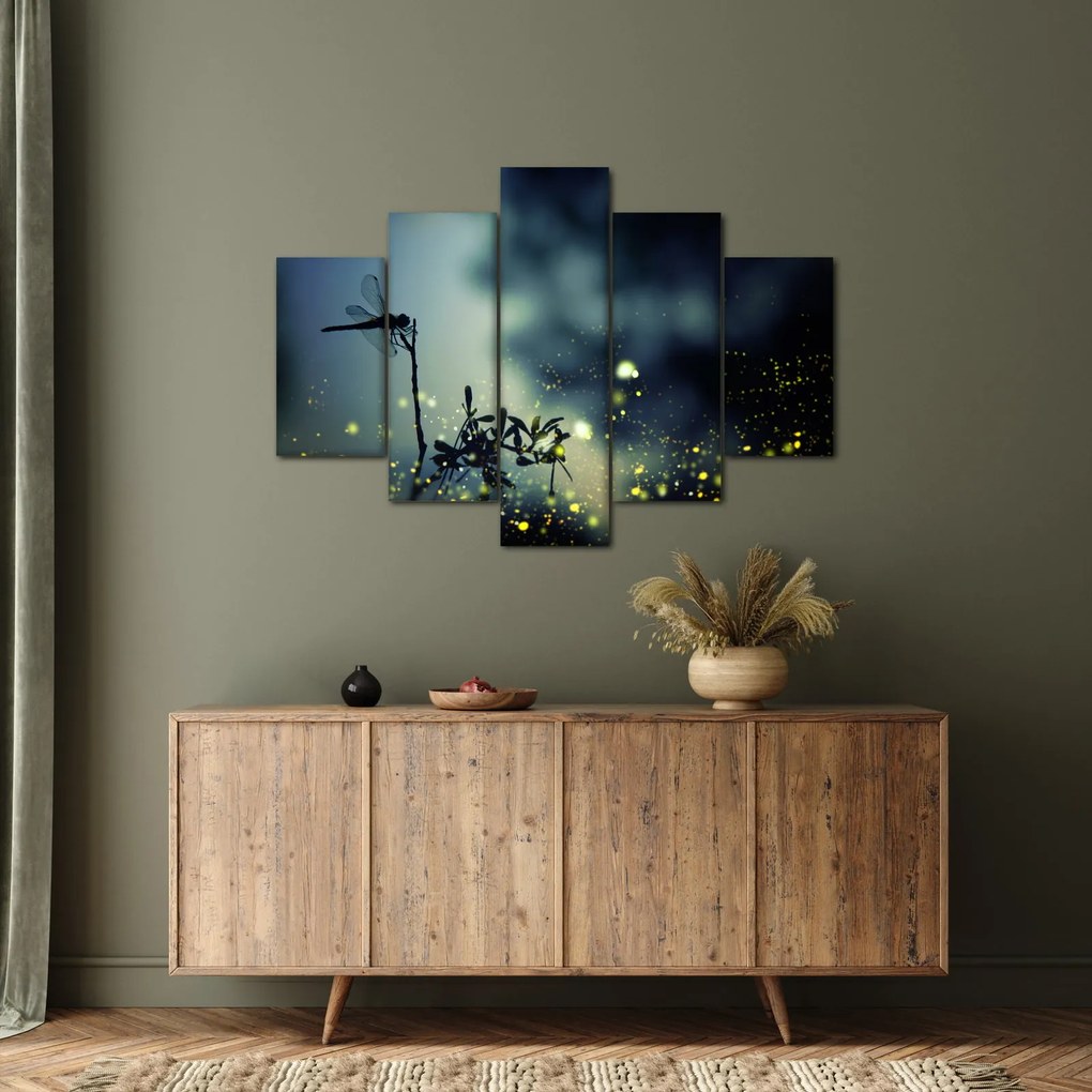 Tablou - Libelula în noaptea strălucitoare (150x105 cm)