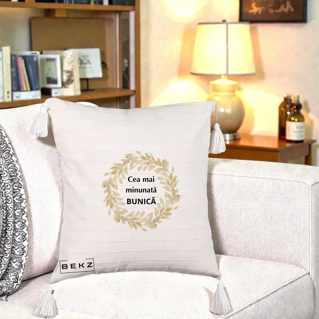 Cadou pentru Bunica - Perna Personalizata Cea Mai Minunata Bunica Coronita Frunze Acuarela, 40x40 cm, Bej cu Franjuri, Husa Detasabila, Perna Inclusa, BEKZ®
