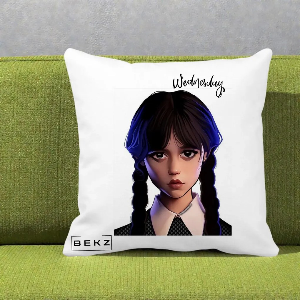 Perna Personalizata Wednesday Addams Portret Realist, 40x40 cm, Alba Mata, Husa Detasabila, Perna Inclusa, BEKZ®
