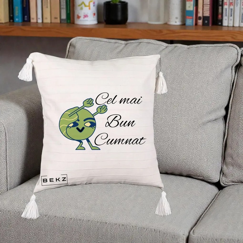 Cadou pentru Cumnat - Perna Personalizata Cel mai Bun Cumnat cu Personaj Funny Verde, 40x40 cm, Bej cu Franjuri, Husa Detasabila, Perna Inclusa, BEKZ®