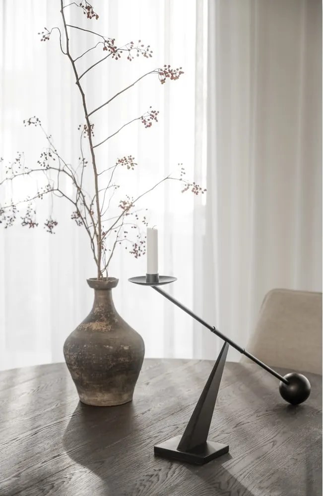 Masă de dining maro închis rotundă extensibilă cu aspect de lemn de stejar ø 135 cm Maddock – Rowico