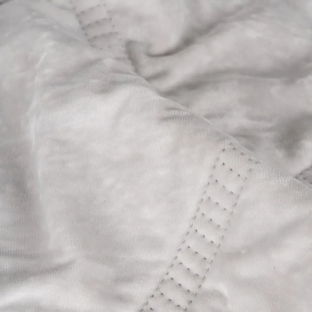 Cuvertură crem matlasată din catifea 180x260 cm – Ixia