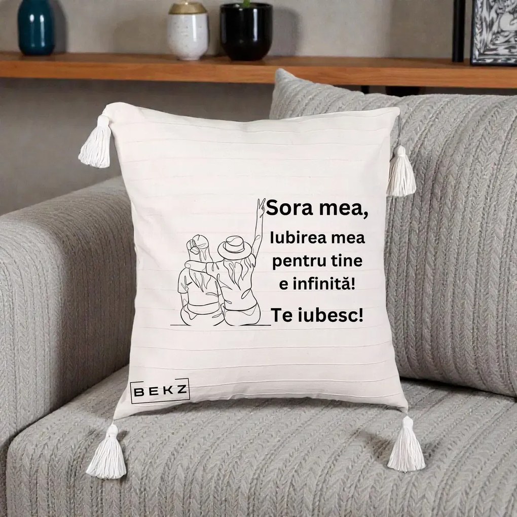 Cadou pentru Sora - Perna Personalizata Sora Mea Te Iubesc Line Art Portrete Colorate, 40x40 cm, Bej cu Franjuri, Husa Detasabila, Perna Inclusa, BEKZ®