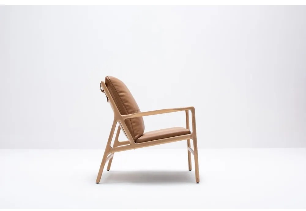 Fotoliu maro-natural cu tapițerie din piele Dedo – Gazzda