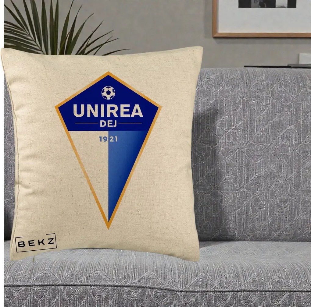 Perna Personalizata Unirea Dej 1921 Fotbal, 40x40 cm, Bej, Husa Detasabila, Perna Inclusa, BEKZ®